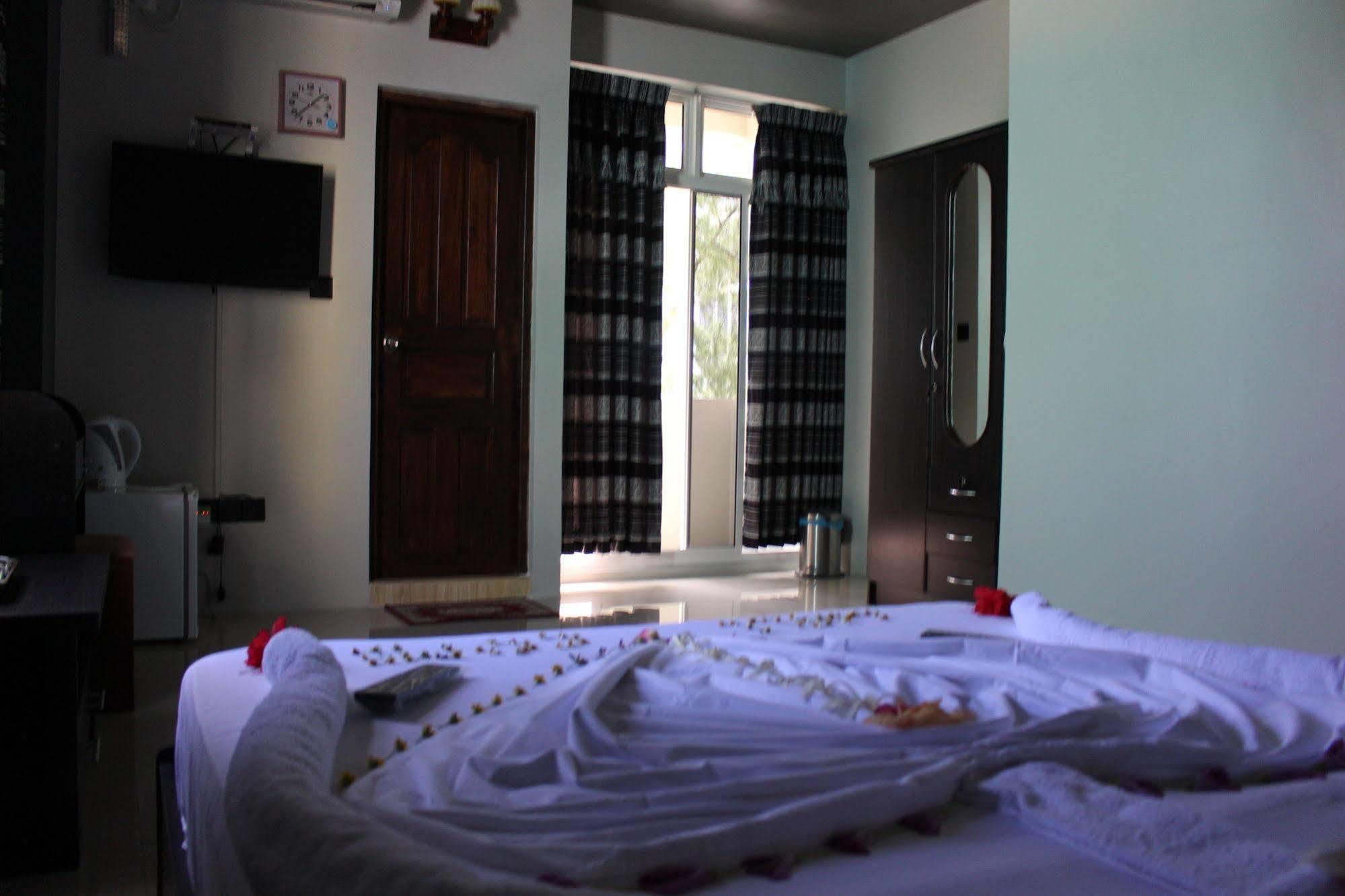Dream Relax Hotell Hulhumale Exteriör bild