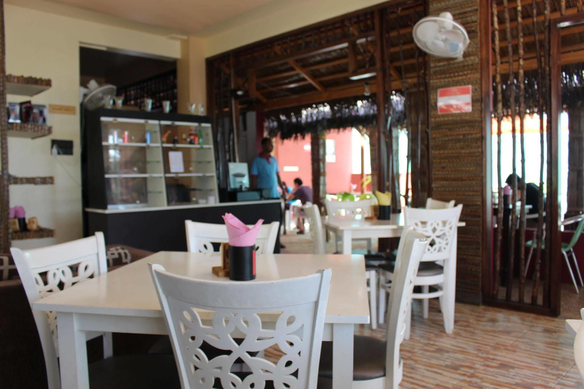 Dream Relax Hotell Hulhumale Exteriör bild