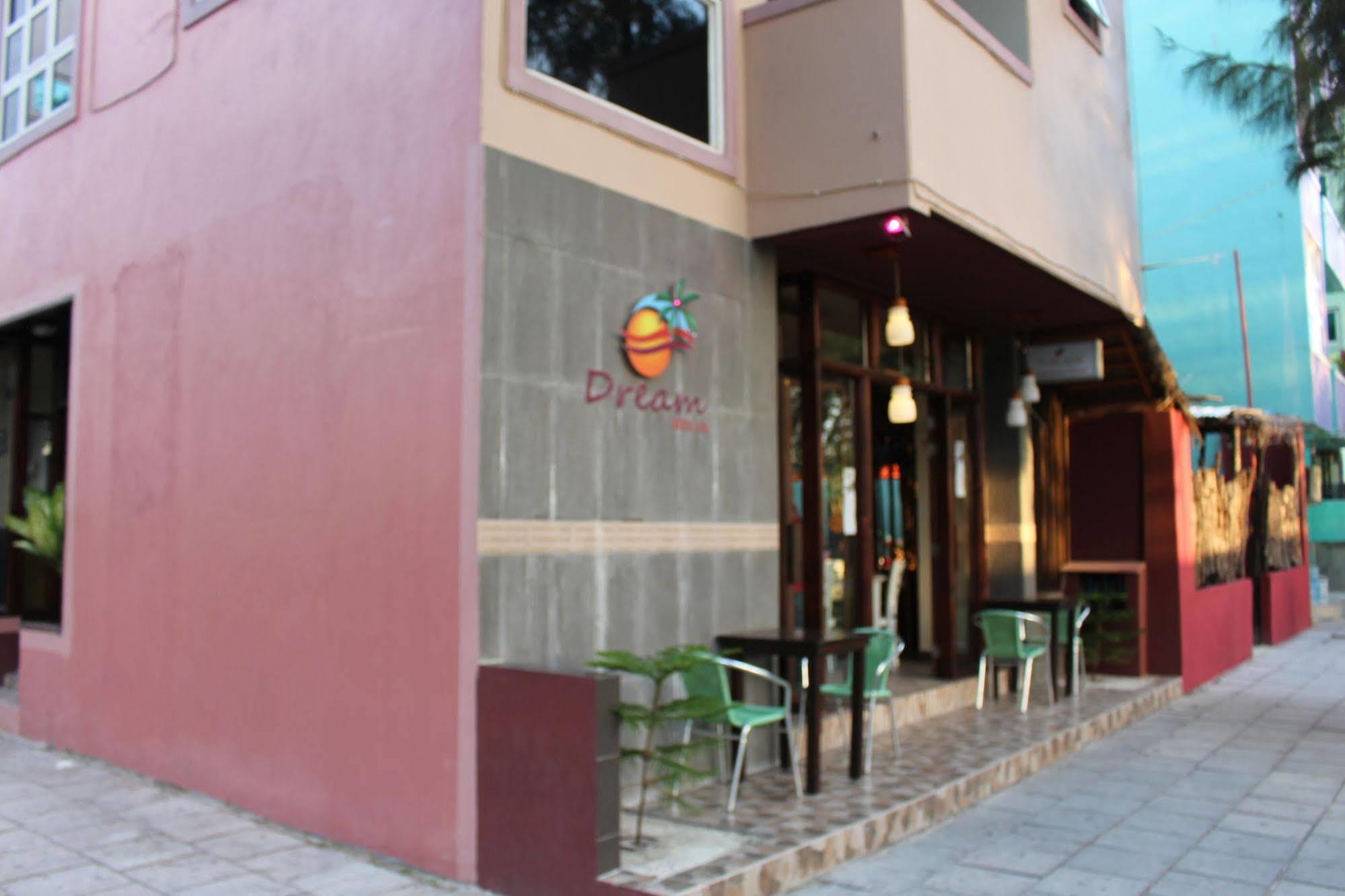 Dream Relax Hotell Hulhumale Exteriör bild